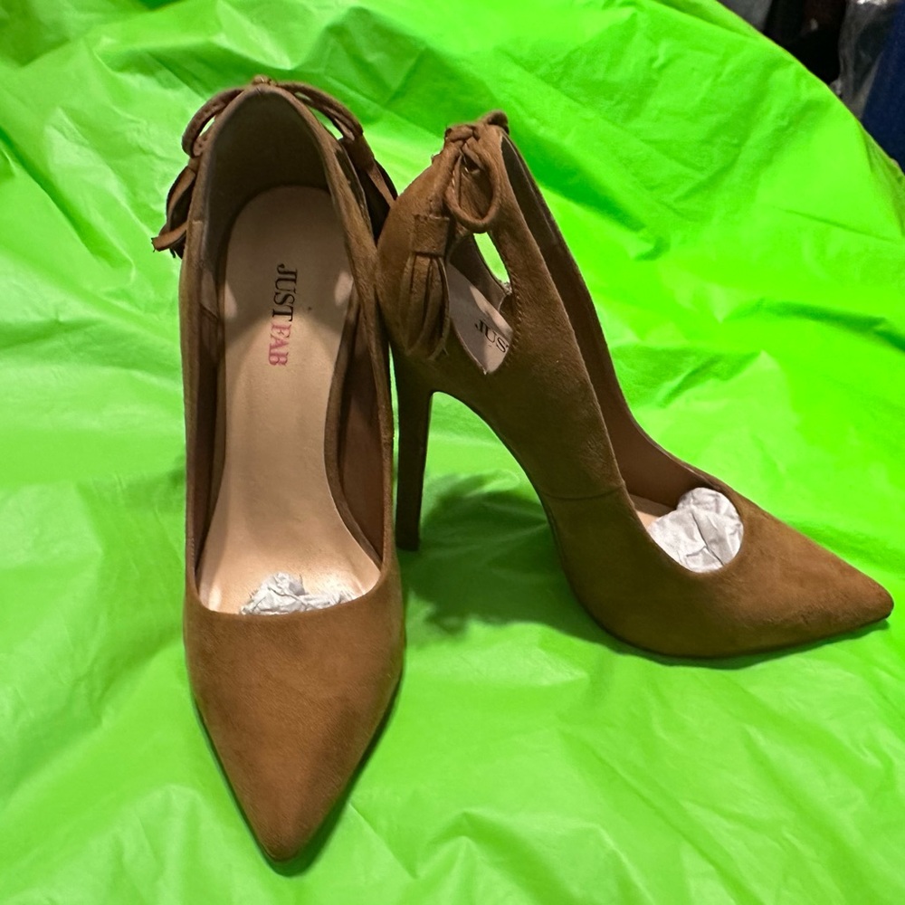 BROWN HIGH HEEL SHOES